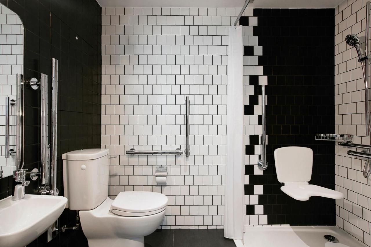 Moxy Manchester City Екстериор снимка