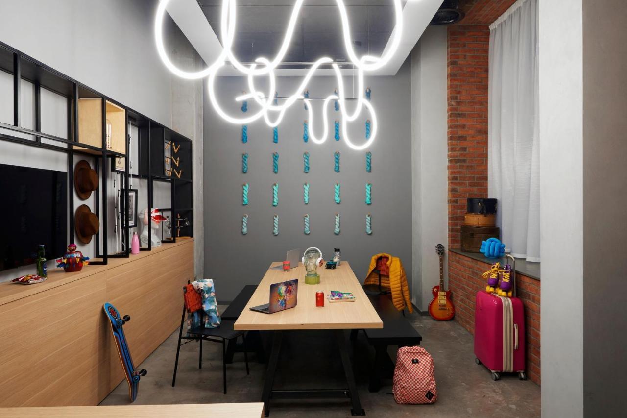 Moxy Manchester City Екстериор снимка