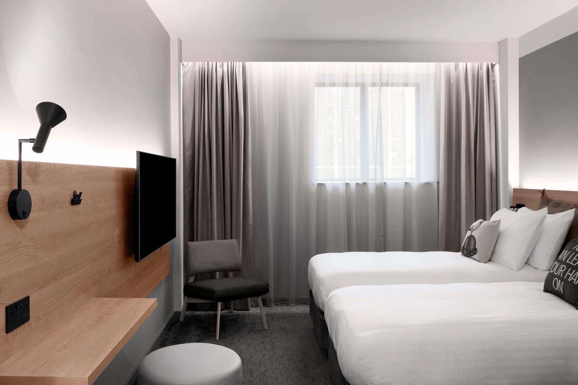 Moxy Manchester City Екстериор снимка